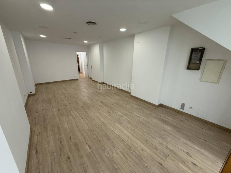 Foto 46ea3bad-57f5-47da-9fed-c6a619fd37b4. Location local commercial dans Ca n'Aurell Terrassa