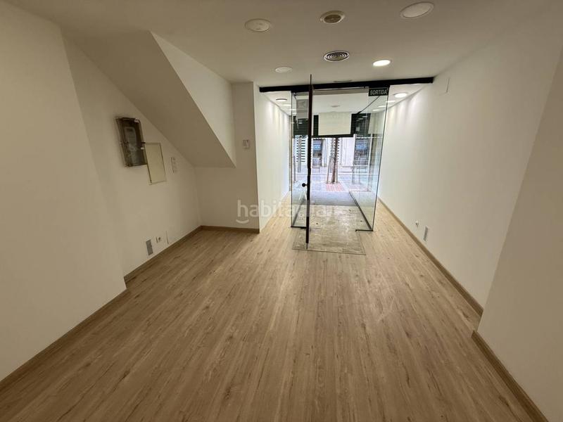 Foto 61f803db-3fbf-48a3-901a-1c25025163b2. Location local commercial dans Ca n'Aurell Terrassa