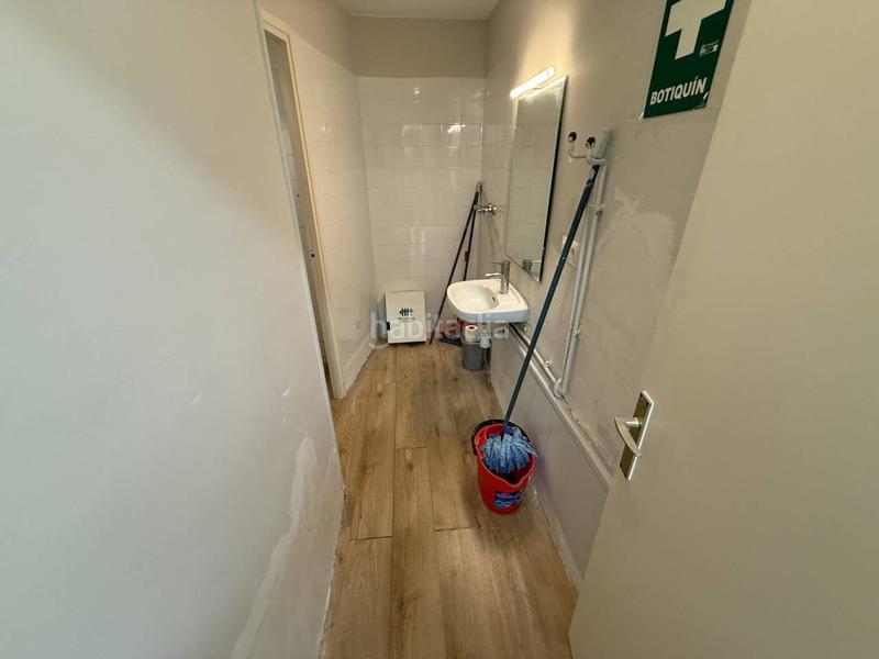 Foto 7cf5c9f8-c16d-4795-8e12-4ffaf821498a. Location local commercial dans Ca n'Aurell Terrassa