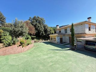 Chalet  Calle esquirol. Chalet de venta en matadepera , urbanizacion can robert