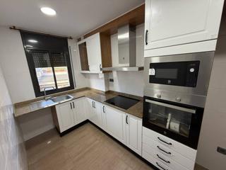 Pis  Monturiol. Magnifico duplex de 3 habitaciones mas estudio con parking y tra