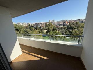 Affitto Appartamento  Cementiri vell. Piso de 3 habitaciones con balcon y vistas a la piscina de vallp