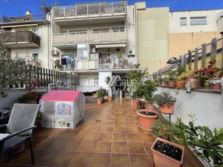 Flat  Calle isaac peral. Can aurell piso de 3 habitaciones , actualmente de 2 dormitorios