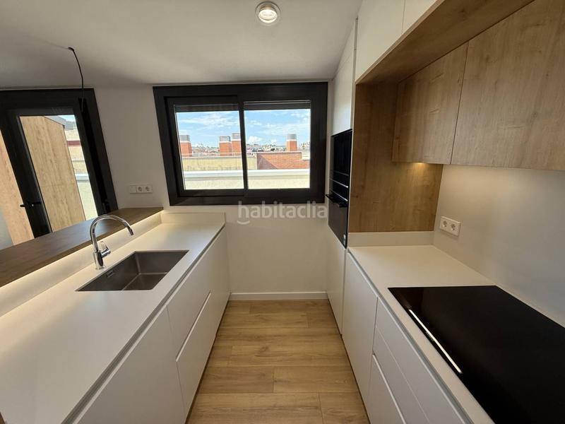 Foto cd383b3e-a772-45ec-af3b-399a34cba0bf. Location duplex avec chauffage parking dans Barri del Centre Terrassa