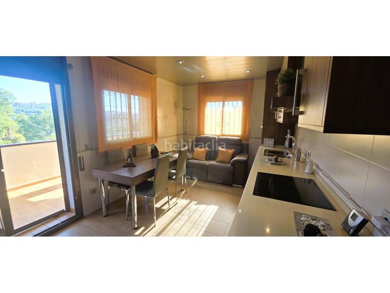 Foto 153e1ced-ed2c-42a0-bf10-77c453085487. Chalet gran torre en can villaba con gran piscina en Abrera