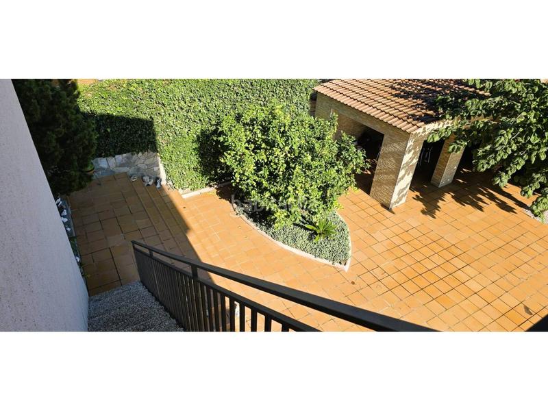 Foto 15c513f5-2a4a-408b-8e2f-6d7d49e060b3. Chalet gran torre en can villaba con gran piscina en Abrera