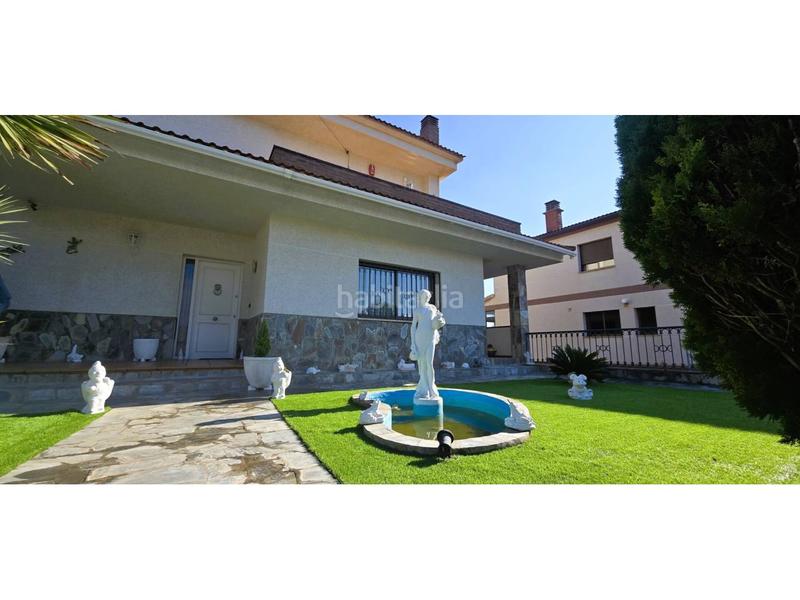 Foto 46a861c9-fdb4-4565-81db-20480a31c7da. Chalet gran torre en can villaba con gran piscina en Abrera