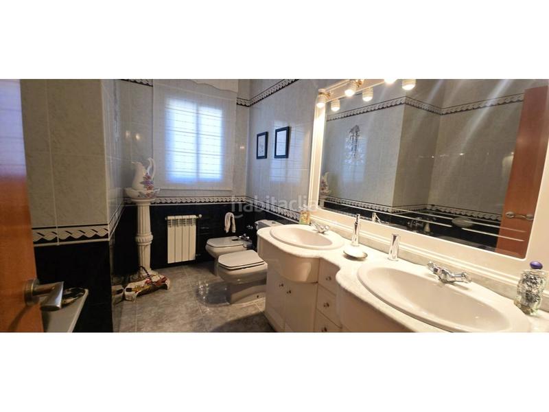 Foto 4c287250-bc5c-442d-b2c4-a274f4b4910b. Chalet gran torre en can villaba con gran piscina en Abrera