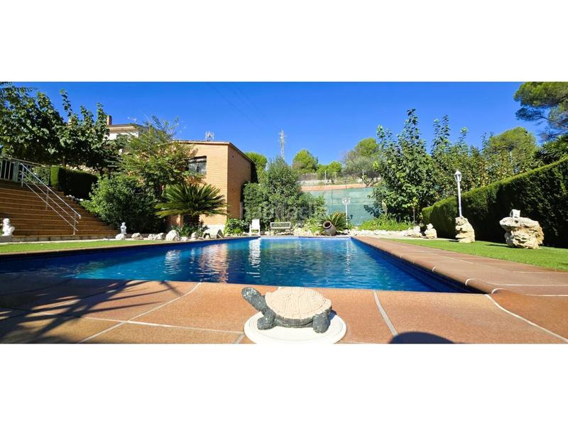 Foto b168461a-51d1-4f99-a6cb-73d1bda44c8d. Chalet gran torre en can villaba con gran piscina en Abrera