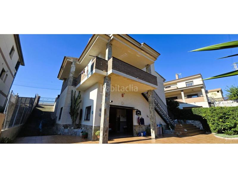 Foto bd62b0c1-a7da-4044-a428-8e23bc936af0. Chalet gran torre en can villaba con gran piscina en Abrera