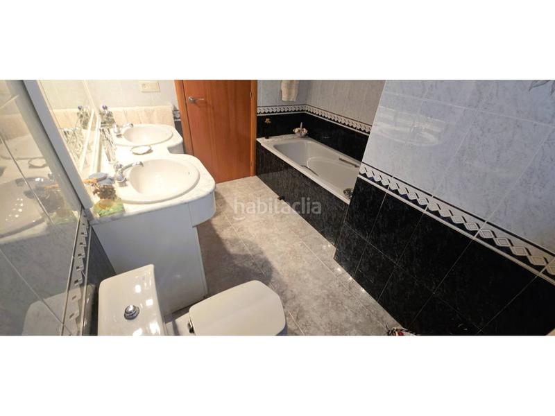 Foto c3891910-256c-470b-a46e-85e729d7884f. Chalet gran torre en can villaba con gran piscina en Abrera