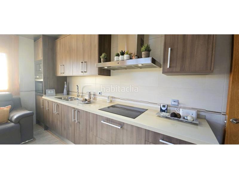 Foto c399b32c-95f7-4aa0-80fc-d243582797a2. Chalet gran torre en can villaba con gran piscina en Abrera