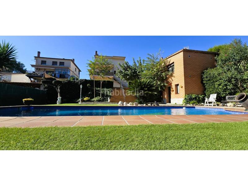 Foto fd516f0d-946d-4000-9921-05dc223dc183. Chalet gran torre en can villaba con gran piscina en Abrera