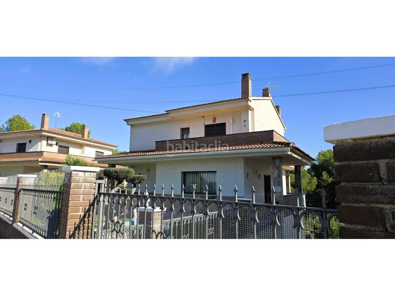 Foto ff8f1a5f-f04c-4784-bfdc-4cb323cdbbc3. Chalet gran torre en can villaba con gran piscina en Abrera