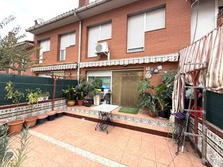 Casa  Calle carrasco i formiguera. Casa independiente en pueblo nuevo
