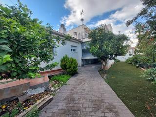 Chalet à Castellbisbal. Torre en can costa de castellbisbal, 4 habitaciones con entrega