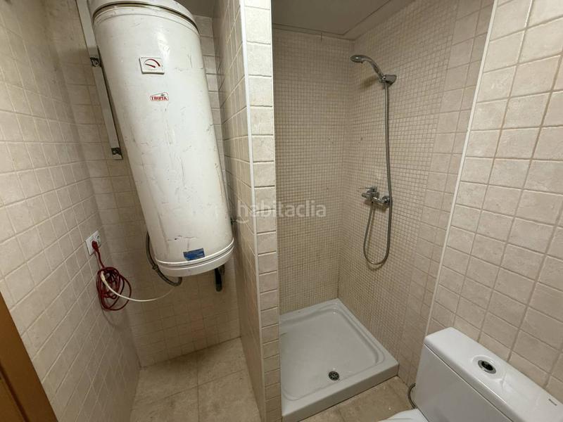 Foto b7c8847f-eabc-4895-b00d-1bf17d0a55c7. Pis amb aparcament a Plaça Catalunya - Escola Industrial Terrassa