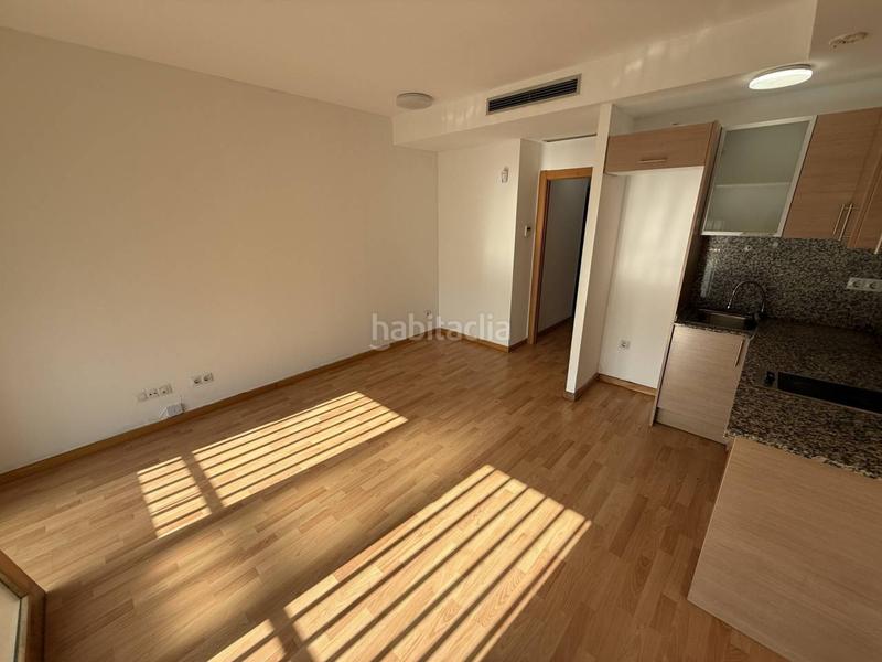 Foto d72b05e3-0570-4d40-9439-c12dfea6f140. Pis amb aparcament a Plaça Catalunya - Escola Industrial Terrassa