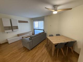 Alquiler Piso  Vintidos de juliol. Piso reformado de 1 habitacion con muebles, parking trastero y p