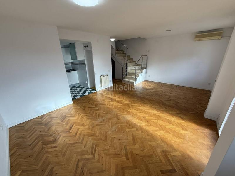 Foto 5d0d3b00-d573-4c4e-b78f-d2c1653bf5b0. Affitto duplex con riscaldamento parcheggio in Barri del Centre Terrassa