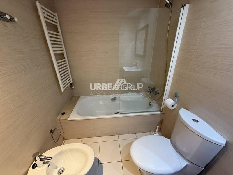 Foto c33e9f1c-f74b-4fd0-8b46-80fc04aa327c. Rent flat with heating parking in Ca n'Aurell Terrassa