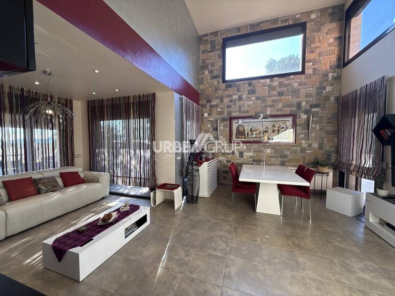 Foto 2c67be39-89f7-4828-9e57-c12339926b3e. Casa amb calefacció aparcament piscina a Masquefa