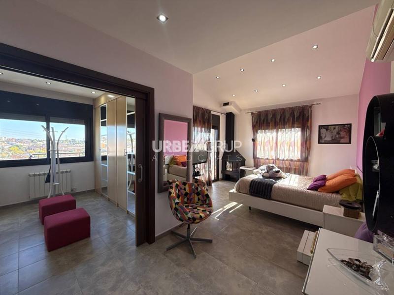 Foto 38df5c9d-62d1-4a98-b268-ac17baf69933. Casa amb calefacció aparcament piscina a Masquefa