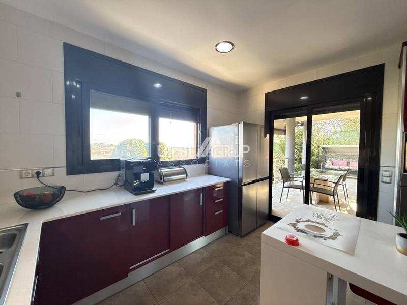 Foto 4d461f68-c27b-49f8-b358-ee5d1c0cca29. Casa amb calefacció aparcament piscina a Masquefa