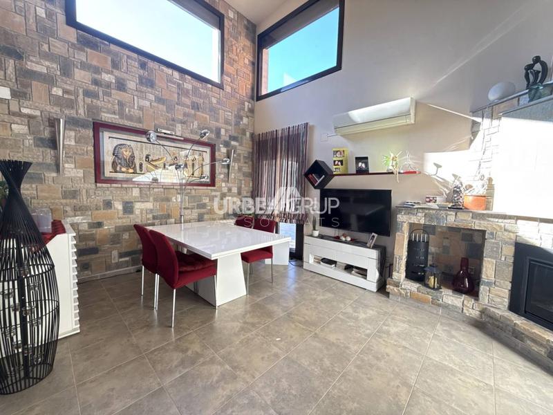 Foto 55201c3d-d0ab-4626-be66-73a76a2fdd75. Casa amb calefacció aparcament piscina a Masquefa