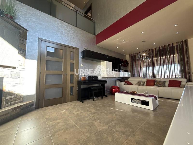 Foto 7b0b44e1-7d11-4bbd-add8-38e7f7b9c19a. Casa amb calefacció aparcament piscina a Masquefa