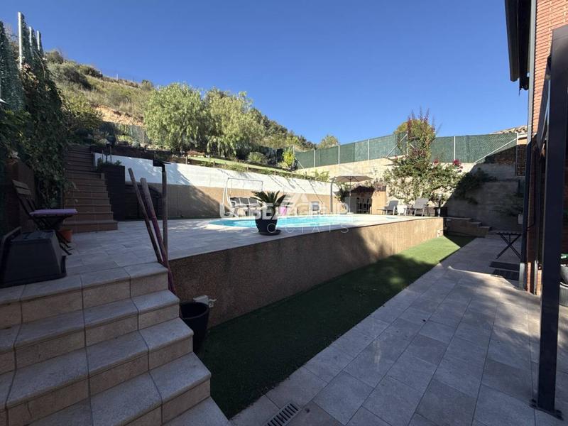 Foto 83a8f2d0-9387-44e3-a530-83daaa95f2c0. Casa amb calefacció aparcament piscina a Masquefa