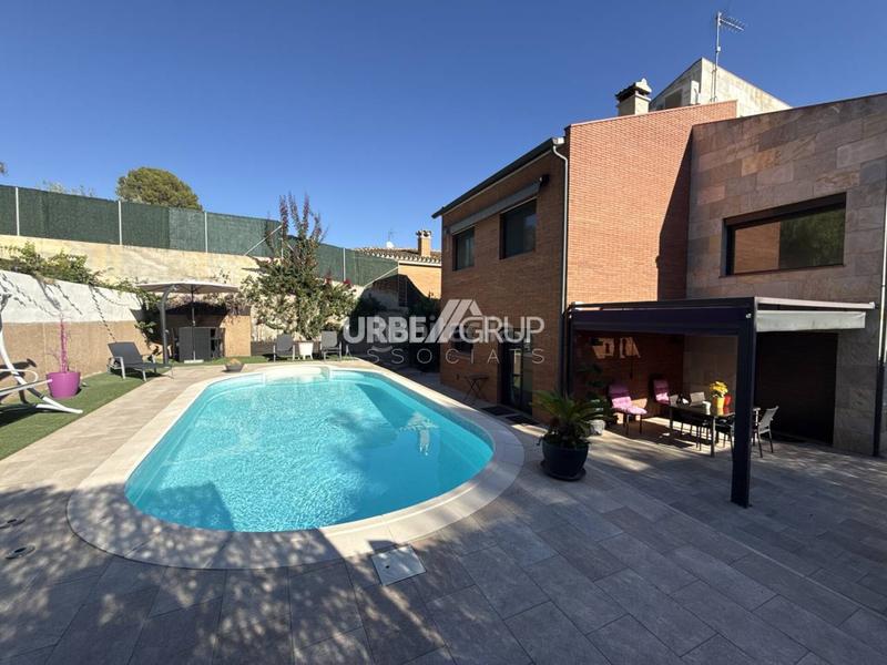 Foto 87b1f615-4032-470b-9ab6-4d50f8082b3a. Casa amb calefacció aparcament piscina a Masquefa