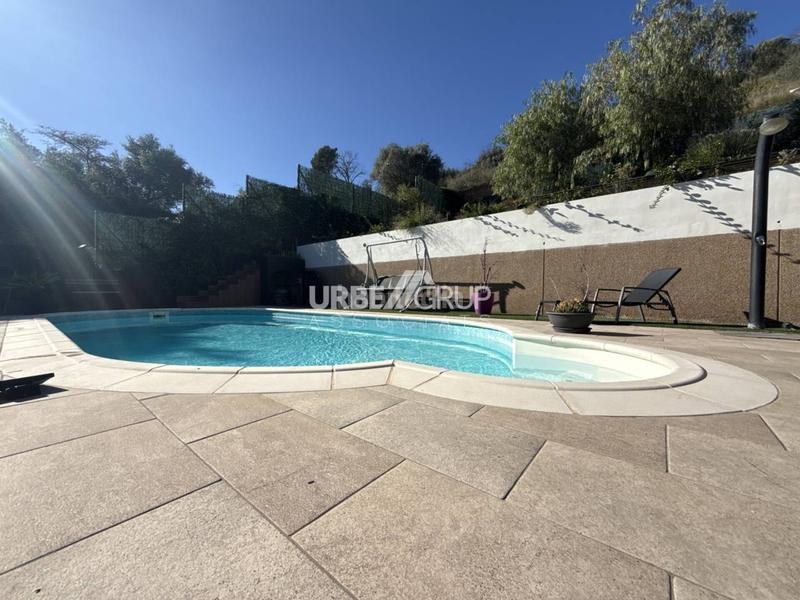 Foto 95953fd9-60ff-45af-aa08-a06a049a6f91. Casa amb calefacció aparcament piscina a Masquefa