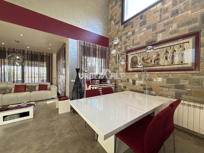 Foto 9b560f7d-bd8b-42ee-9635-98eea8a127ee. Casa amb calefacció aparcament piscina a Masquefa