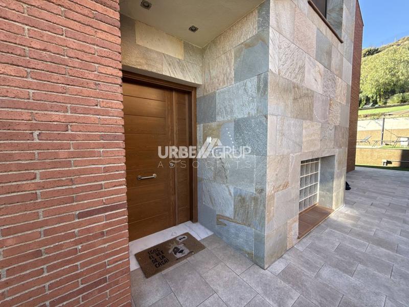 Foto a396a2c7-35c2-45c2-98c9-f0e3bbf0f8ef. Casa amb calefacció aparcament piscina a Masquefa