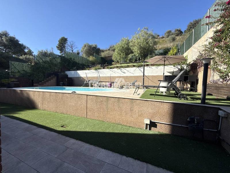 Foto b1c7dbc8-4246-4cf6-aaf7-beda3fd89347. Casa amb calefacció aparcament piscina a Masquefa
