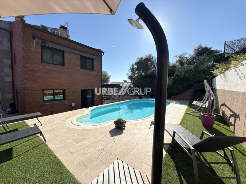 Foto b2c2a45d-79a3-456e-9948-47ff59a5a869. Casa amb calefacció aparcament piscina a Masquefa