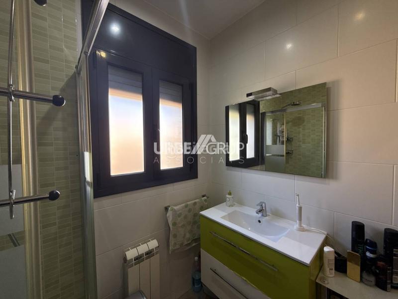 Foto dc85abb7-f6b3-4d3a-a8f1-80f84b204bda. Casa amb calefacció aparcament piscina a Masquefa