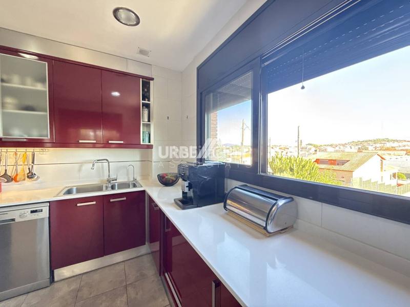 Foto dfaa11ad-1778-4bf8-b274-b0903f02e540. Casa amb calefacció aparcament piscina a Masquefa