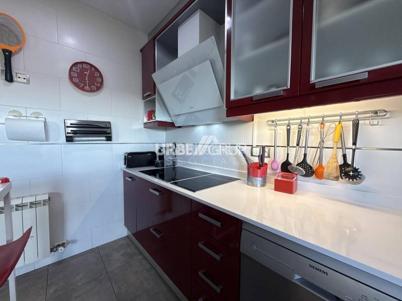 Foto e73fc54e-6f22-4306-9428-edce22786f62. Casa amb calefacció aparcament piscina a Masquefa