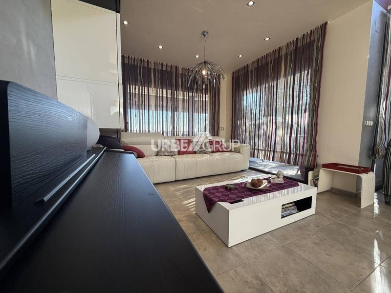 Foto ec14abcc-b392-44e5-b2d4-3e9cd53ad10c. Casa amb calefacció aparcament piscina a Masquefa