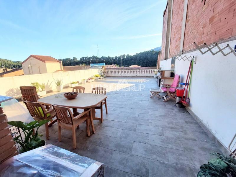 Foto 2dbcdfaf-6e64-458e-bf57-769997c88f79. Haus mit heizung parking in Castellbell i el Vilar