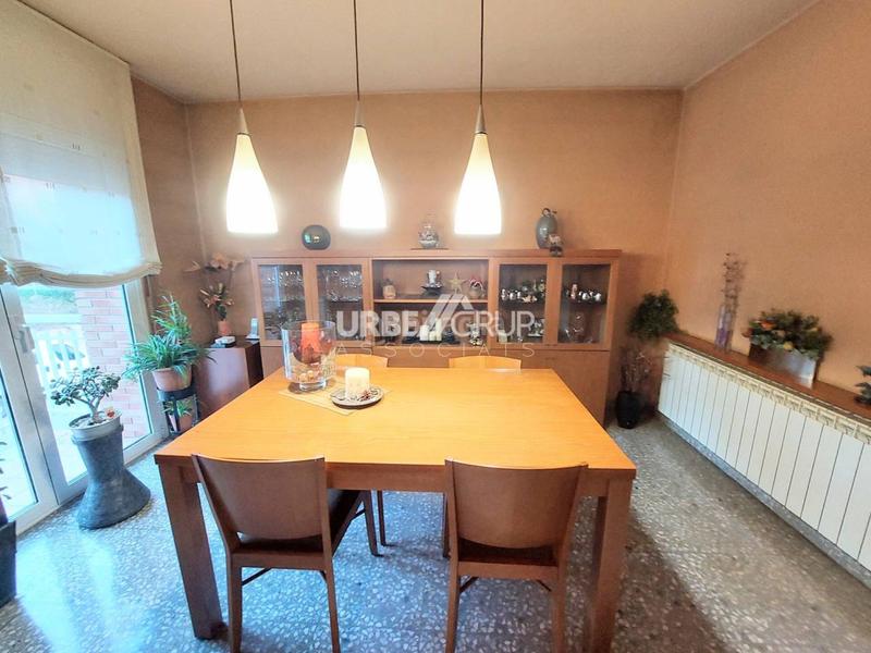 Foto 56e8fb4a-8656-40b8-835c-7c44c95e5c58. Haus mit heizung parking in Castellbell i el Vilar