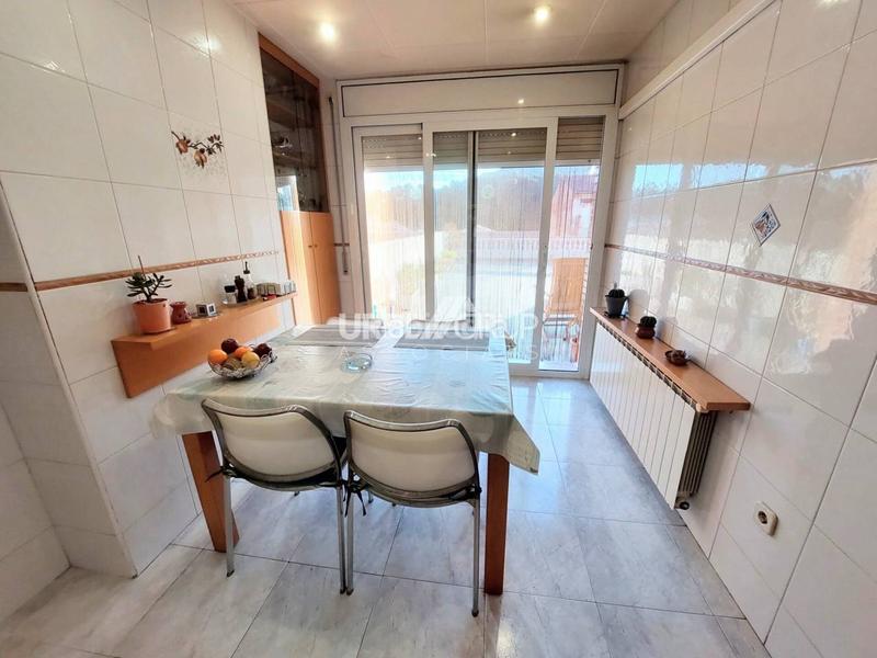 Foto 7d089c56-8047-4826-bbf0-82872360d1b5. Haus mit heizung parking in Castellbell i el Vilar