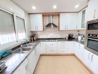 Chalet in Castellnou-Can Mir-Can Solà. Chalet en can sola de rubi, 4 habitaciones,gran  estudio y garaj