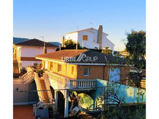 Xalet a Abrera. Chalet en abrera  con vistas despejadas a la monta�a