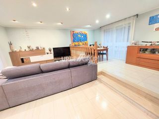 Chalet in Abrera. Chalet en abrera  con vistas despejadas a la montaña