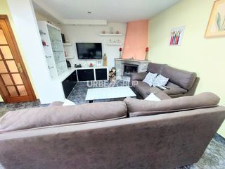 Maison à Vacarisses. Chalet reformada en vacarisses, para dos familias