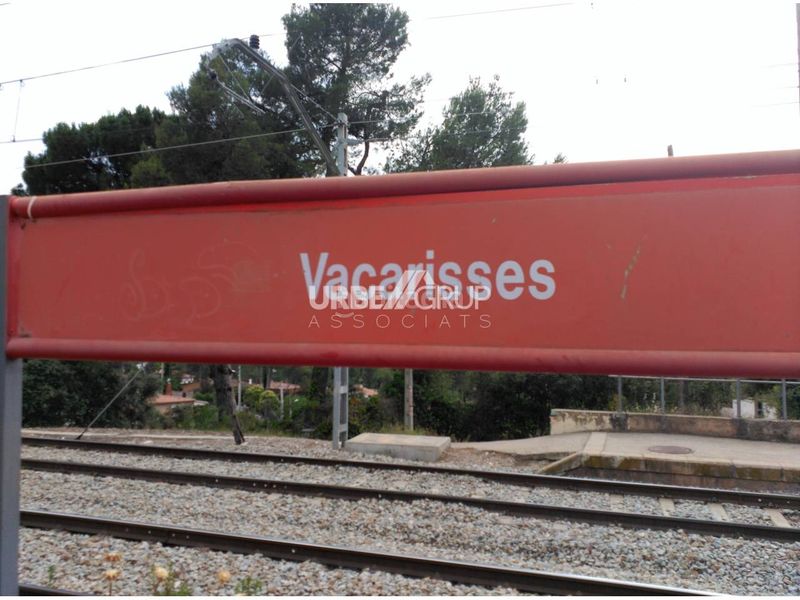 Foto 8e6f8004-3785-4cf9-bbbe-de61376b72a2. Xalet amb calefacció aparcament piscina a Vacarisses