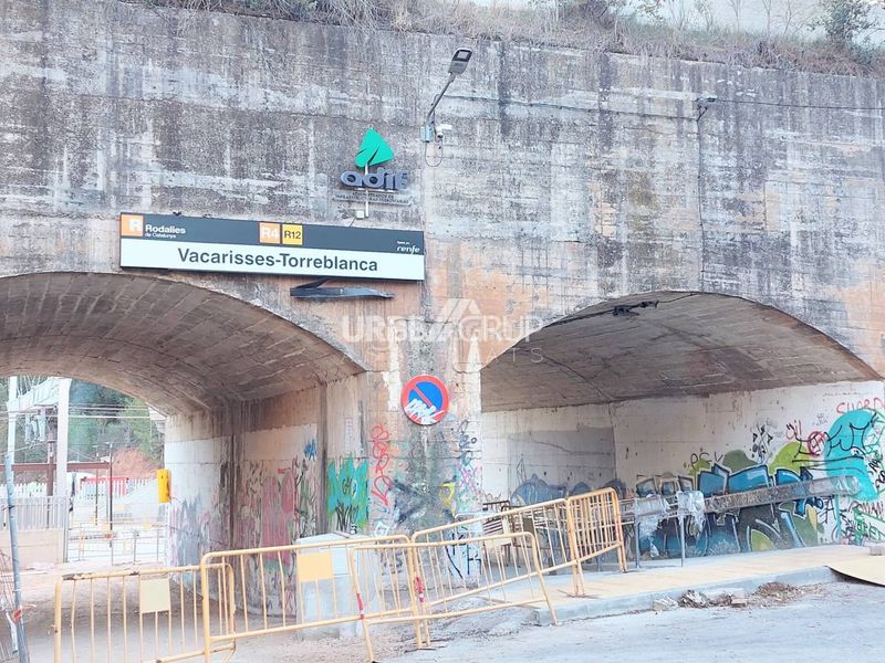 Foto 443f04ef-5bf2-4e1b-8a9d-31b3d4769487. Xalet amb calefacció aparcament a Vacarisses